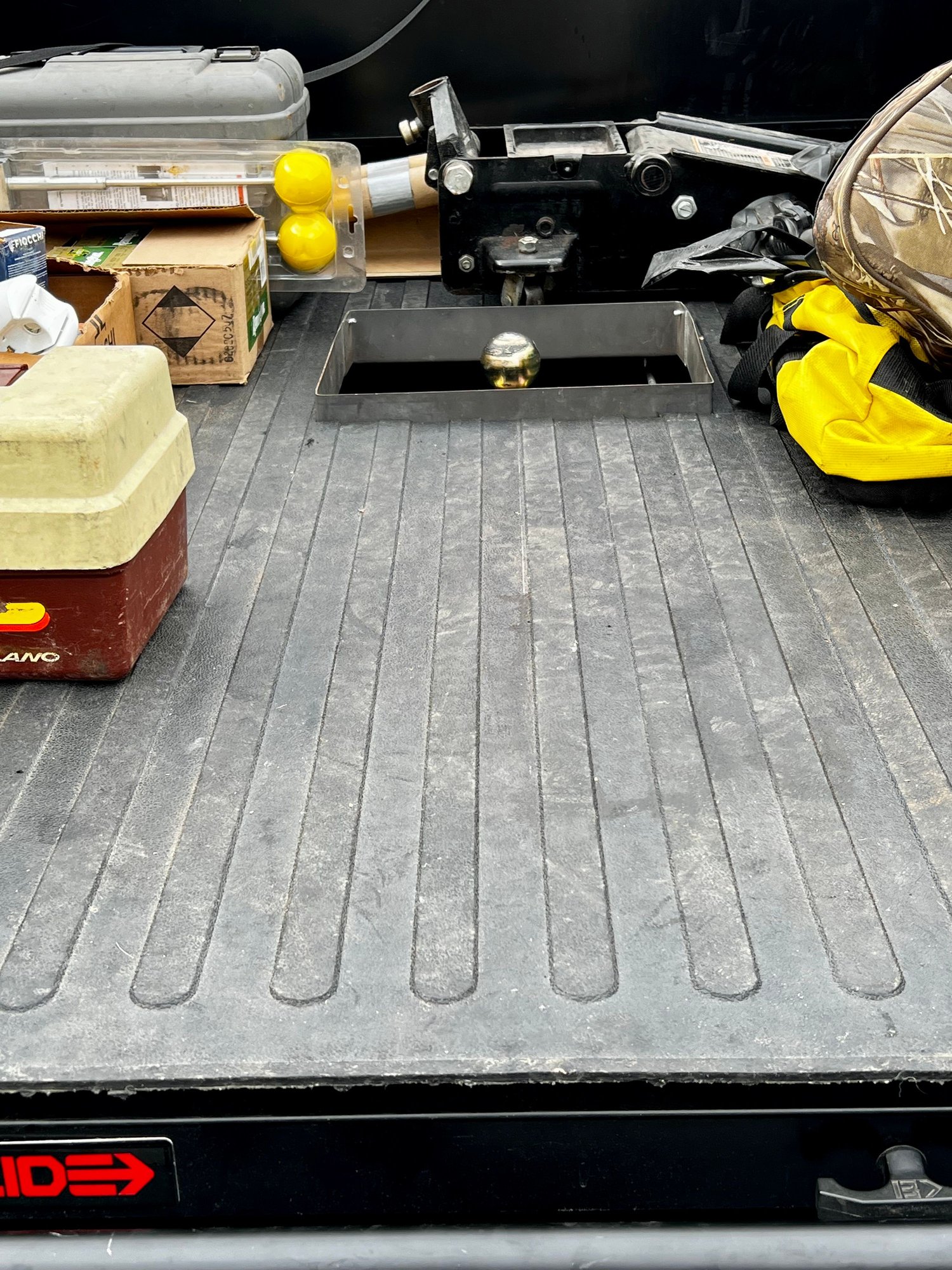 Is anyone using a bedslide along with their gooseneck? Ford Truck