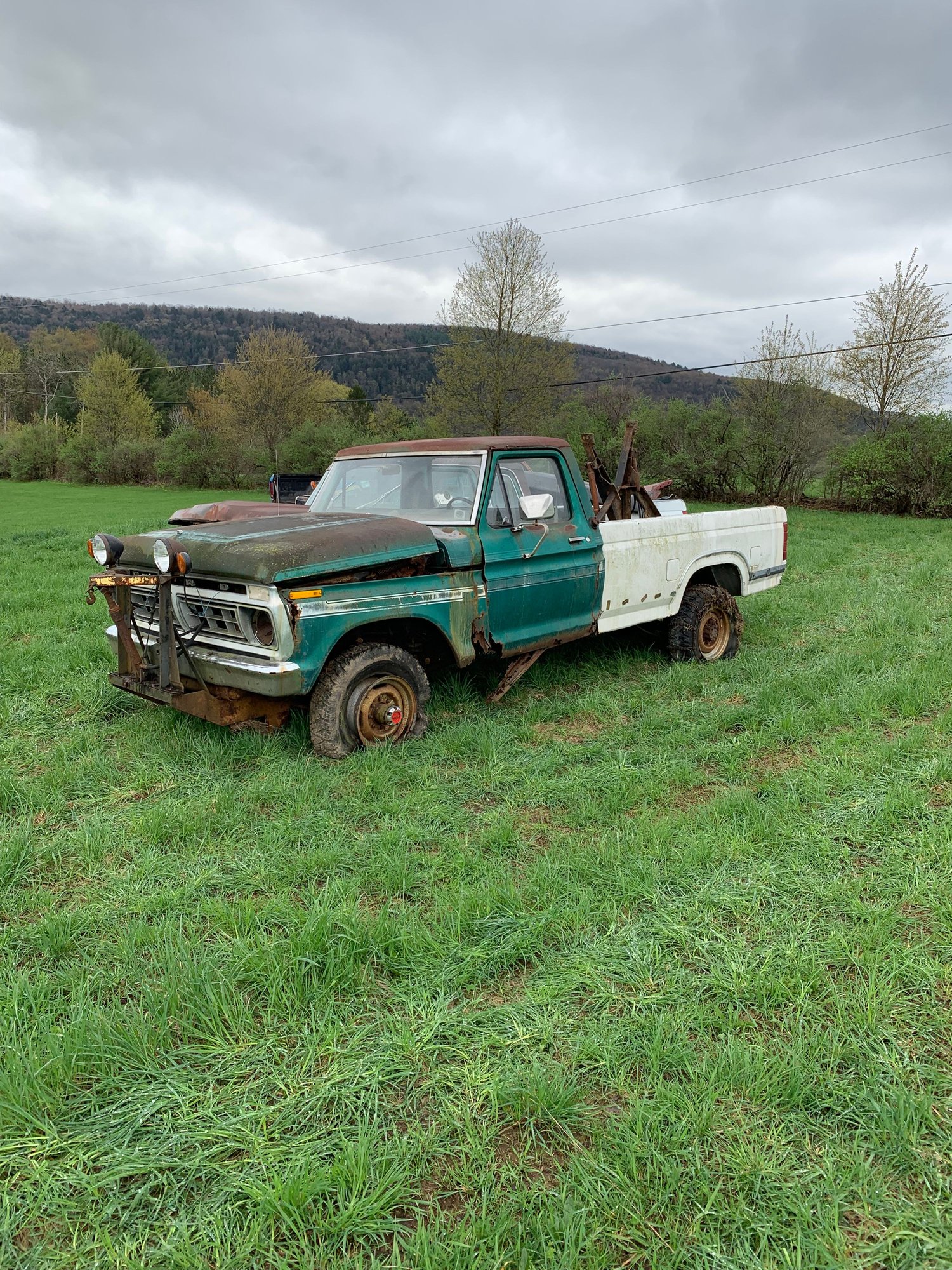 Parting 1976 F250 4x4 Highboy 360 4 Speed