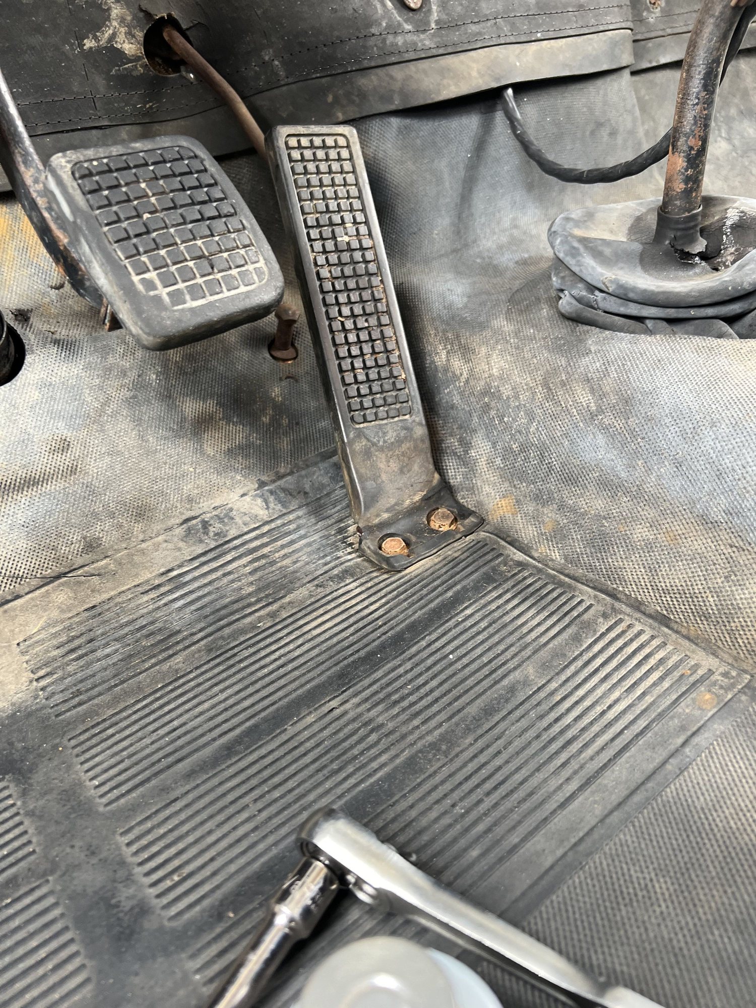 1973 F600 stiff accelerator pedal hinge Ford Truck Enthusiasts Forums