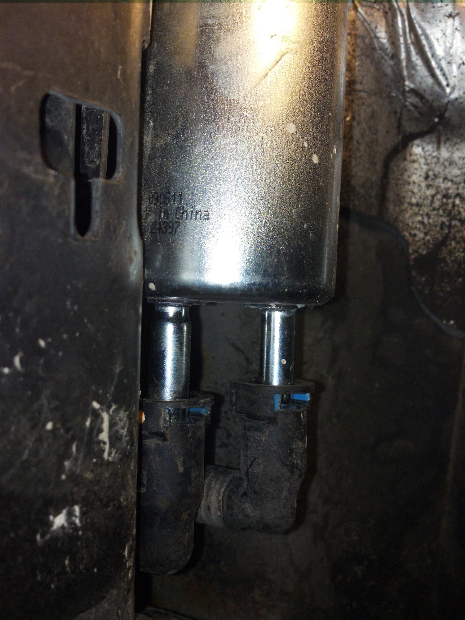 Fuel Filter blue retaining clips. - Ford Truck Enthusiasts Forums