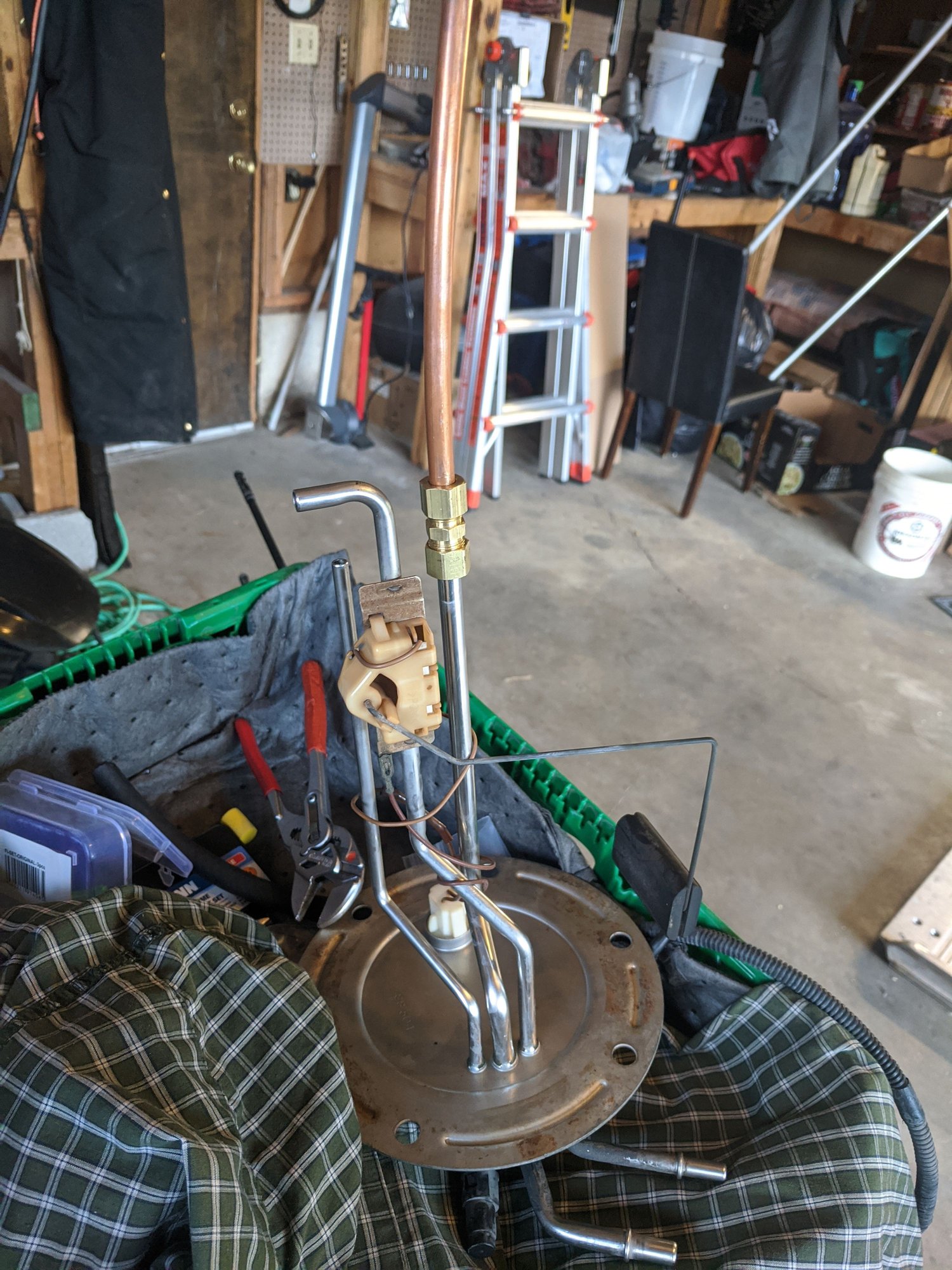 E350 2002 Van troubleshooti. Pull the engine for the injectors? Vans