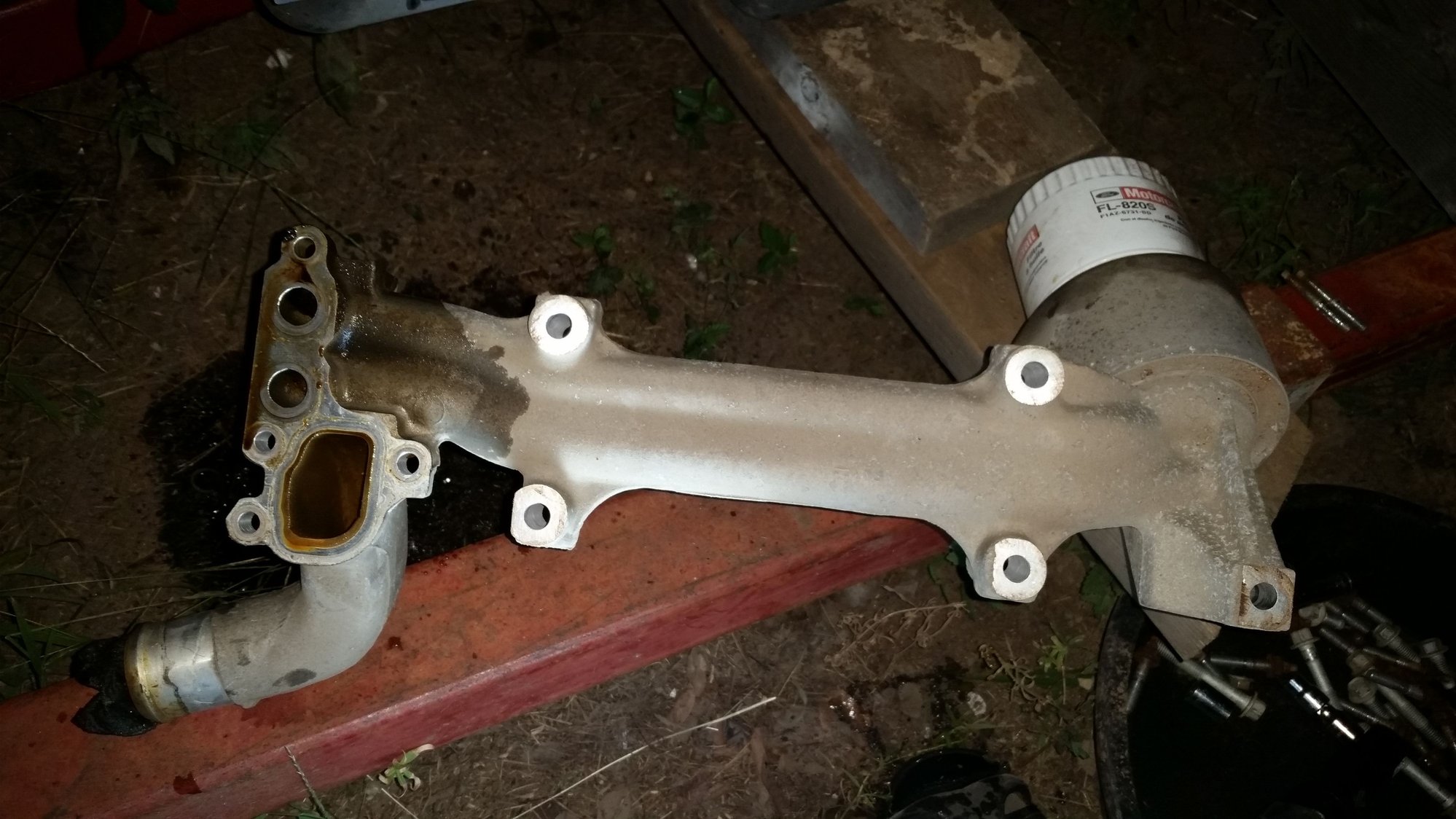 Motor oil leak between pwr steering pump and block, 5.4 Page 2 Ford