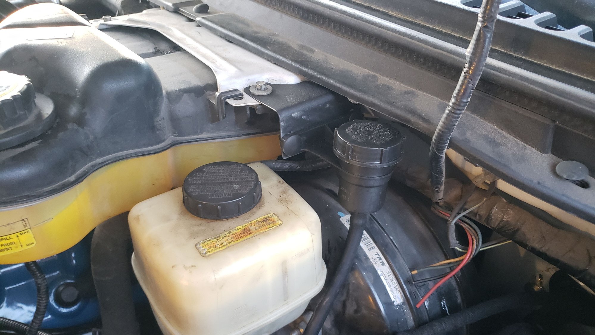 Clutch reservoir mount.