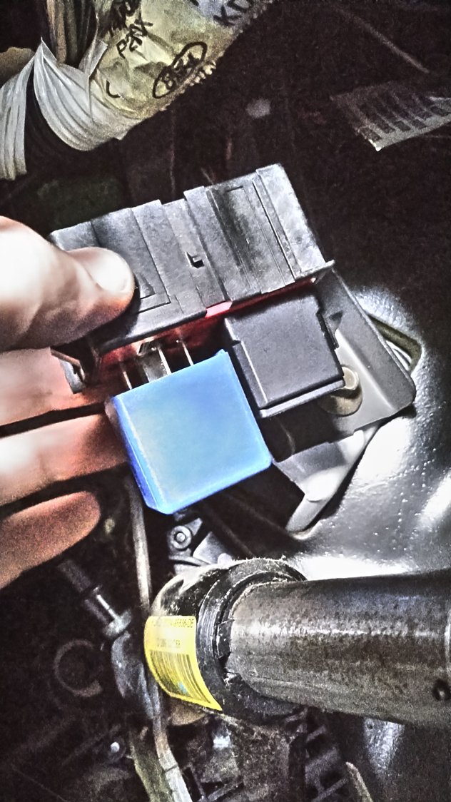 What is this relay under the dash? It is clicking frantically! Ford