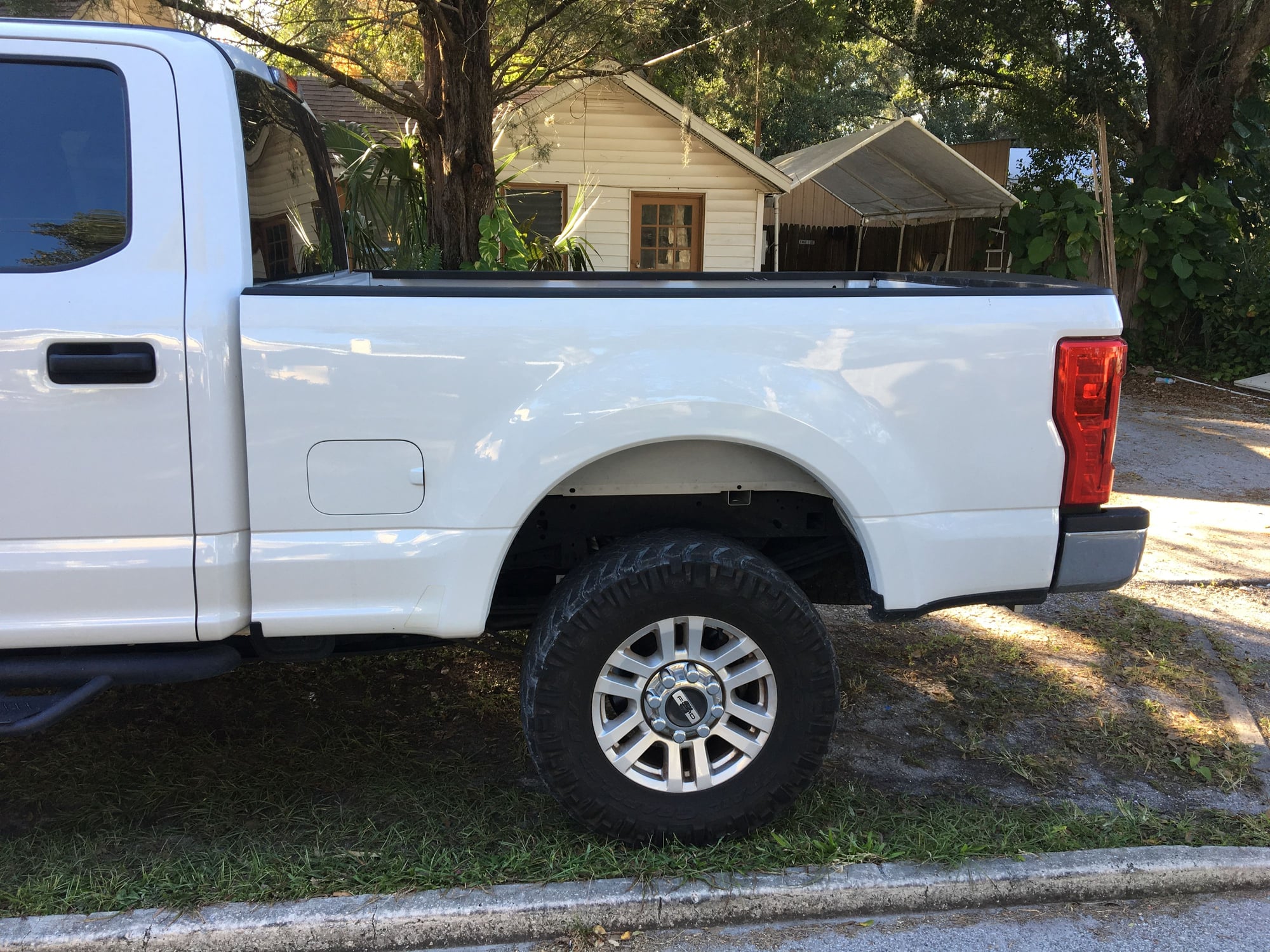 Exterior Body Parts - 2017 Superduty SHORT bed "takeoff" - Used - 2017 to 2019 Ford 3/4 Ton Pickup - Saint Petersburg, FL 33710, United States