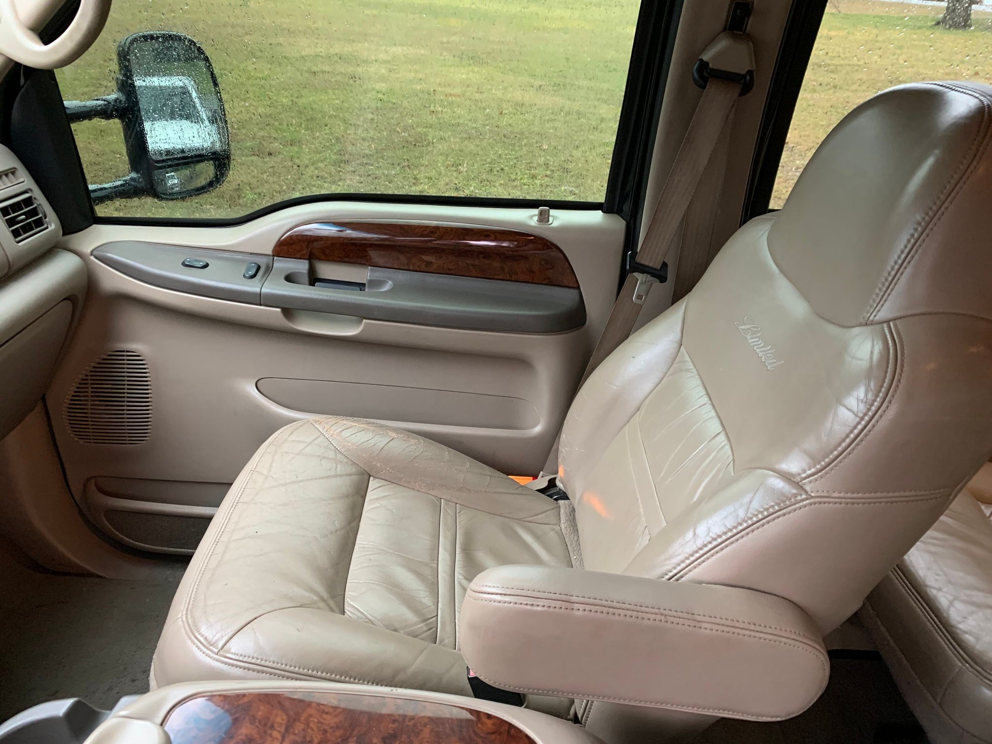 2001 Ford Excursion - 2001 EXCURSION - Used - VIN 1FMSU43F21EB45917 - 294,000 Miles - 8 cyl - 4WD - Automatic - SUV - Black - Davidson, NC 28036, United States