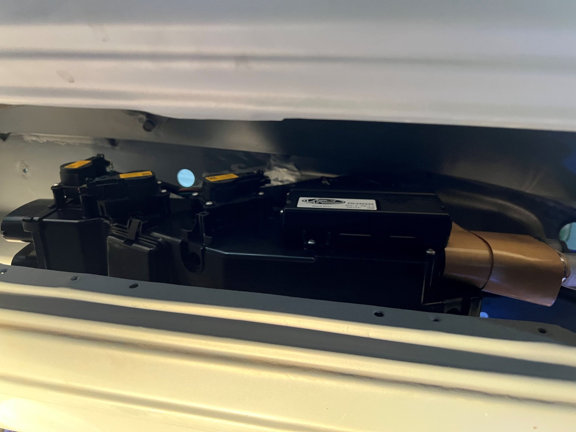 Vintage Air system squeezed in. Glove box still fits also. 