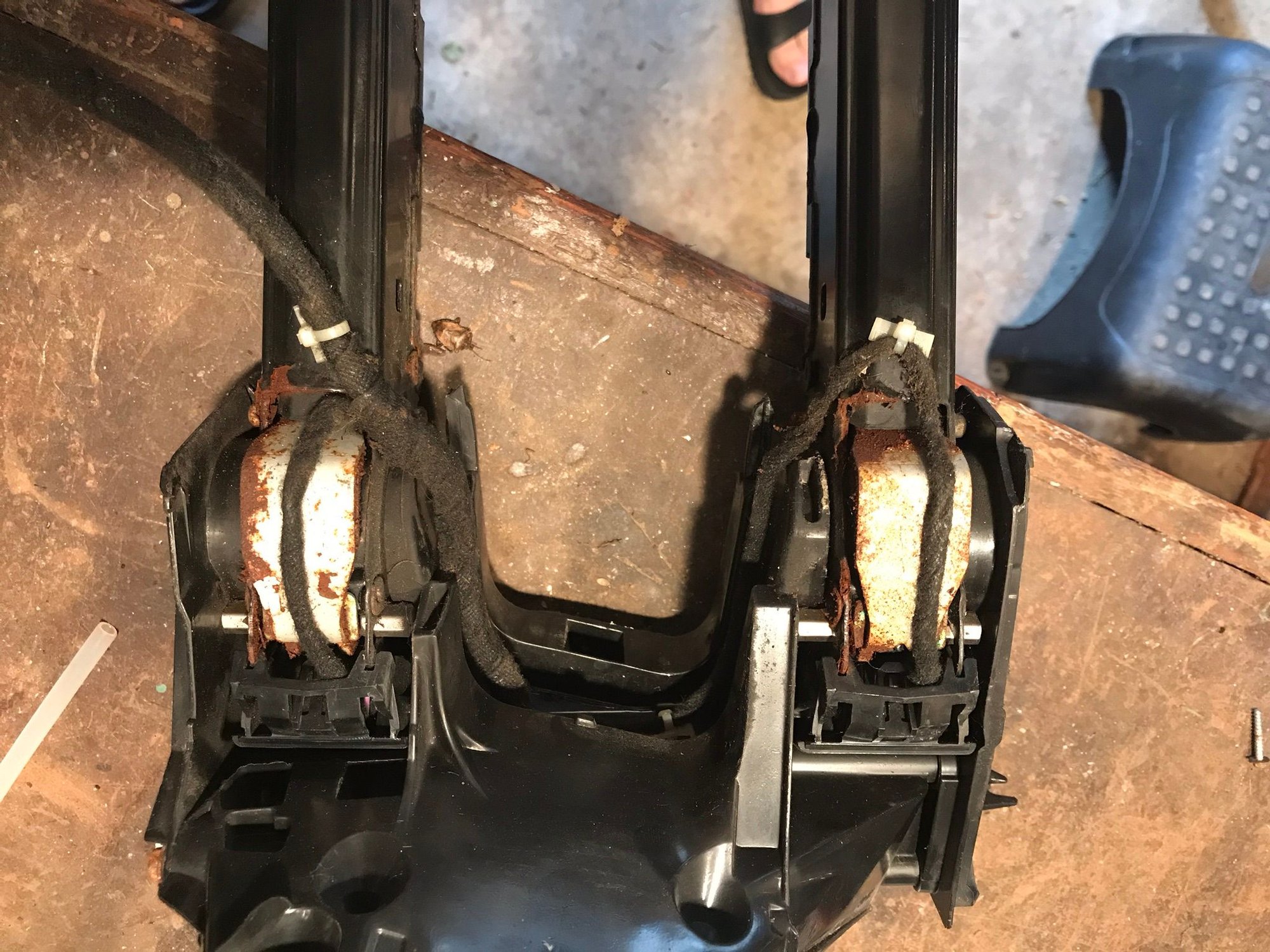 2011 F350 Power fold mirrors, having an issue folding. Page 5 Ford