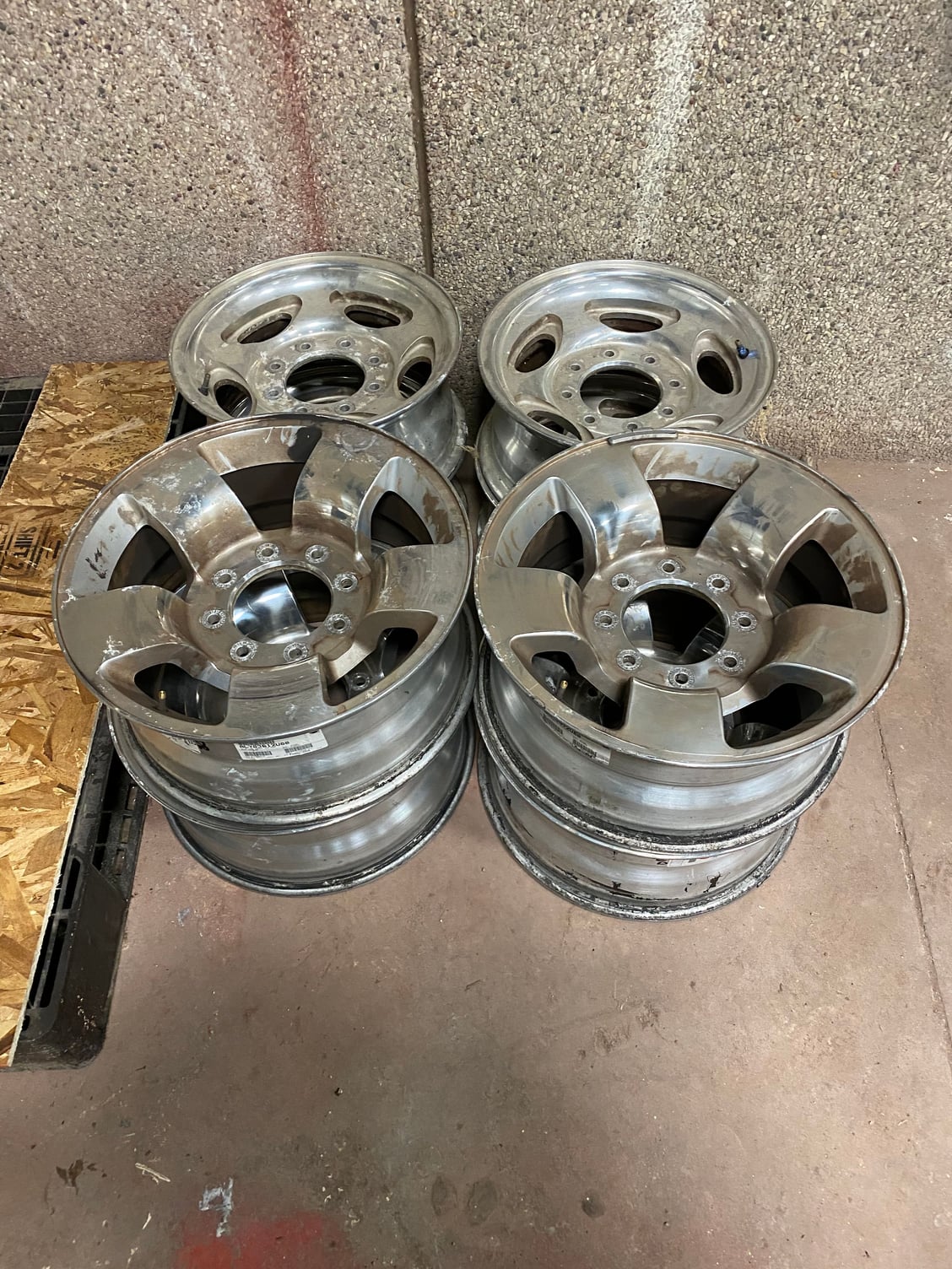 18 wheels for 2000 ford excursion