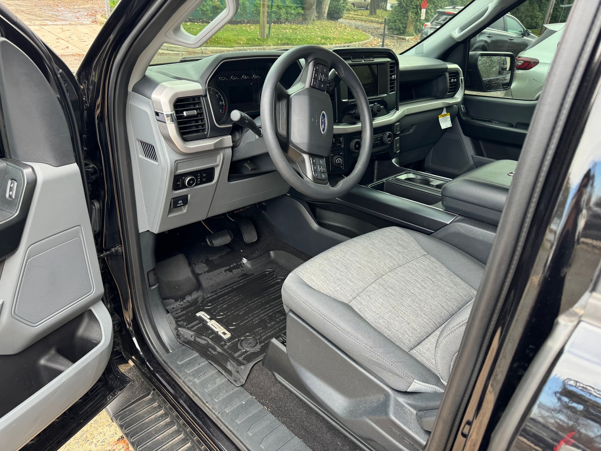 2023 Ford F-150 - Lease swap; 2023 F150, XL - Used - VIN 1FTEW1EP6PKD45287 - 7,700 Miles - 6 cyl - 4WD - Automatic - Truck - Black - Westwood, NJ 07675, United States