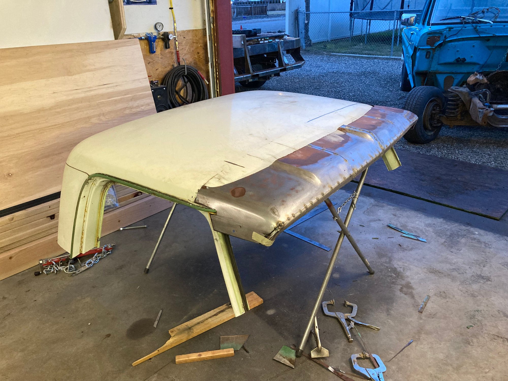 An automobile flat piece to block the sun WordReference Forums