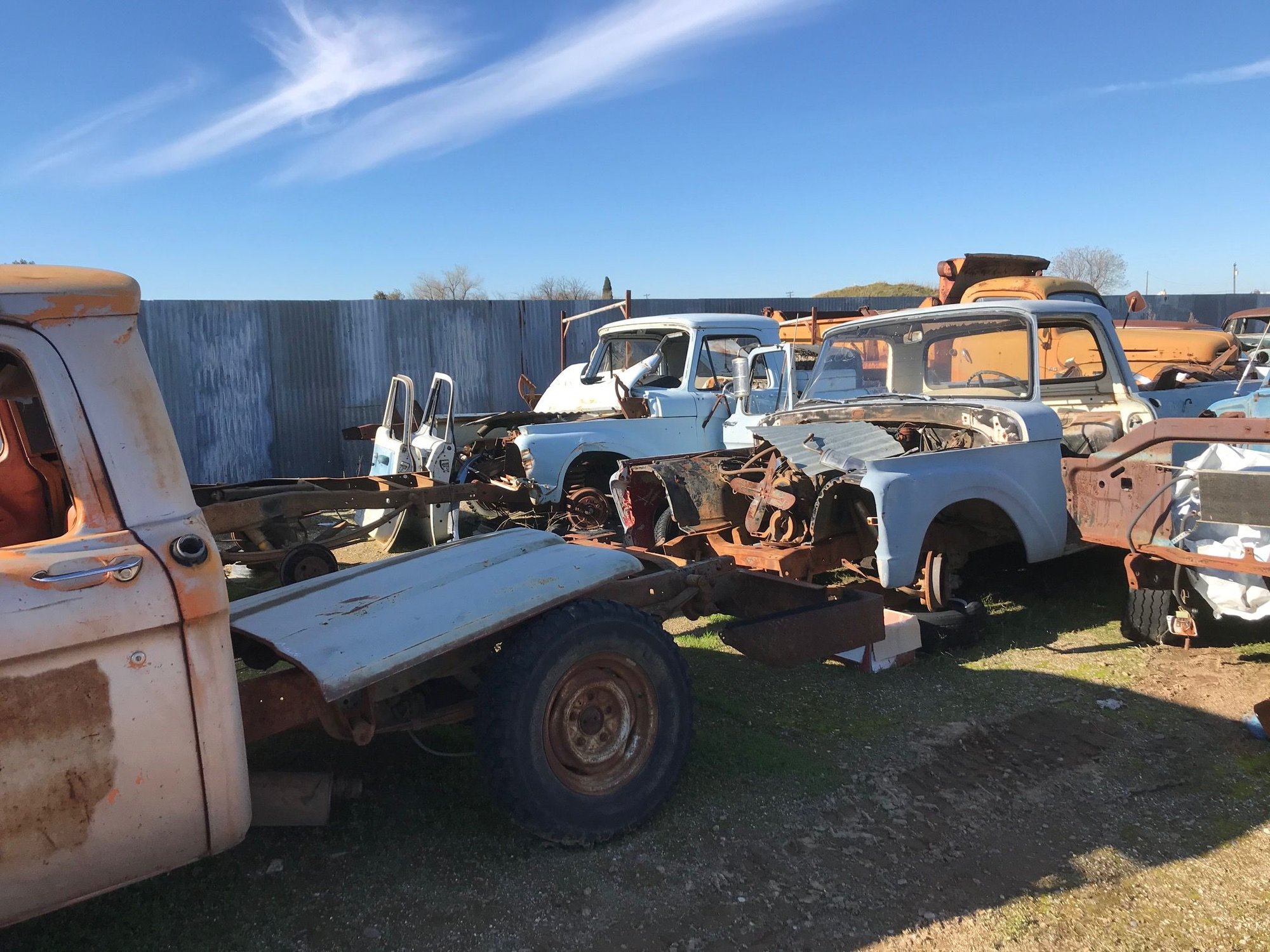 Semi Truck Junk Yard In Wisconsin 12 - x3oj5y4