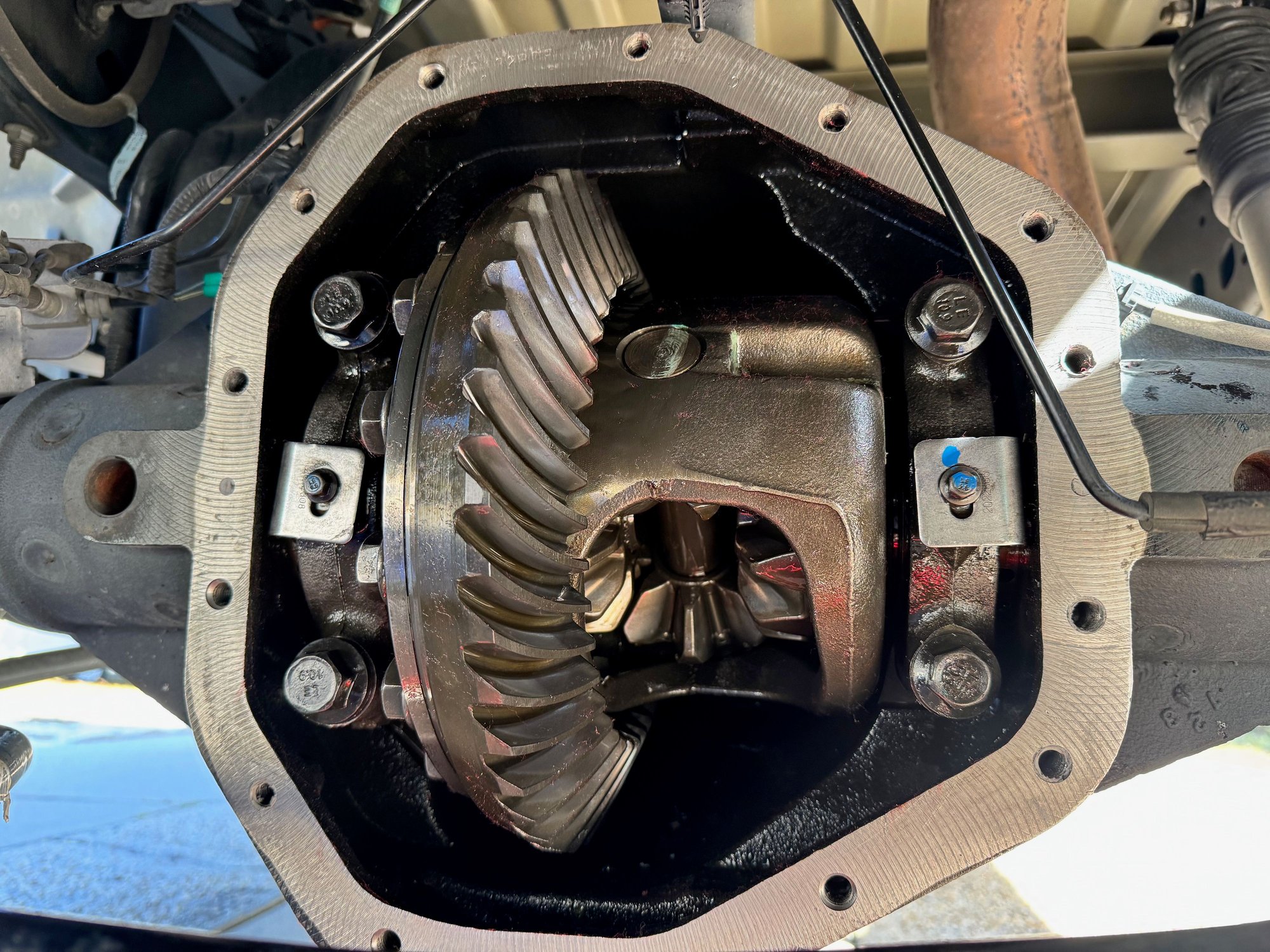 Dana M275 with 3.31 EL gears.