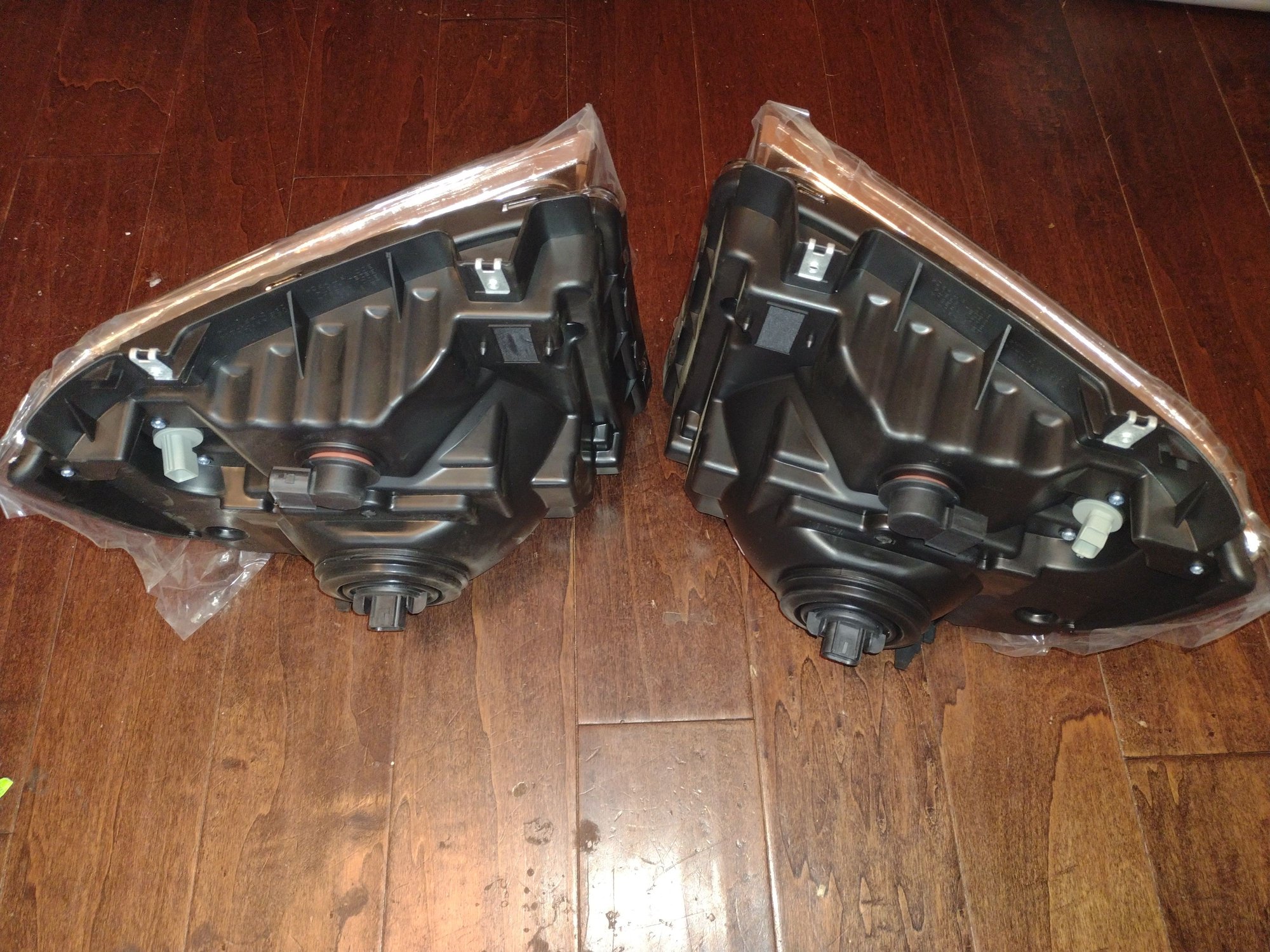 Lights - Brand new Ford super duty headlight assemblies - New - All Years  All Models - Trout Lake, WA 98650, United States