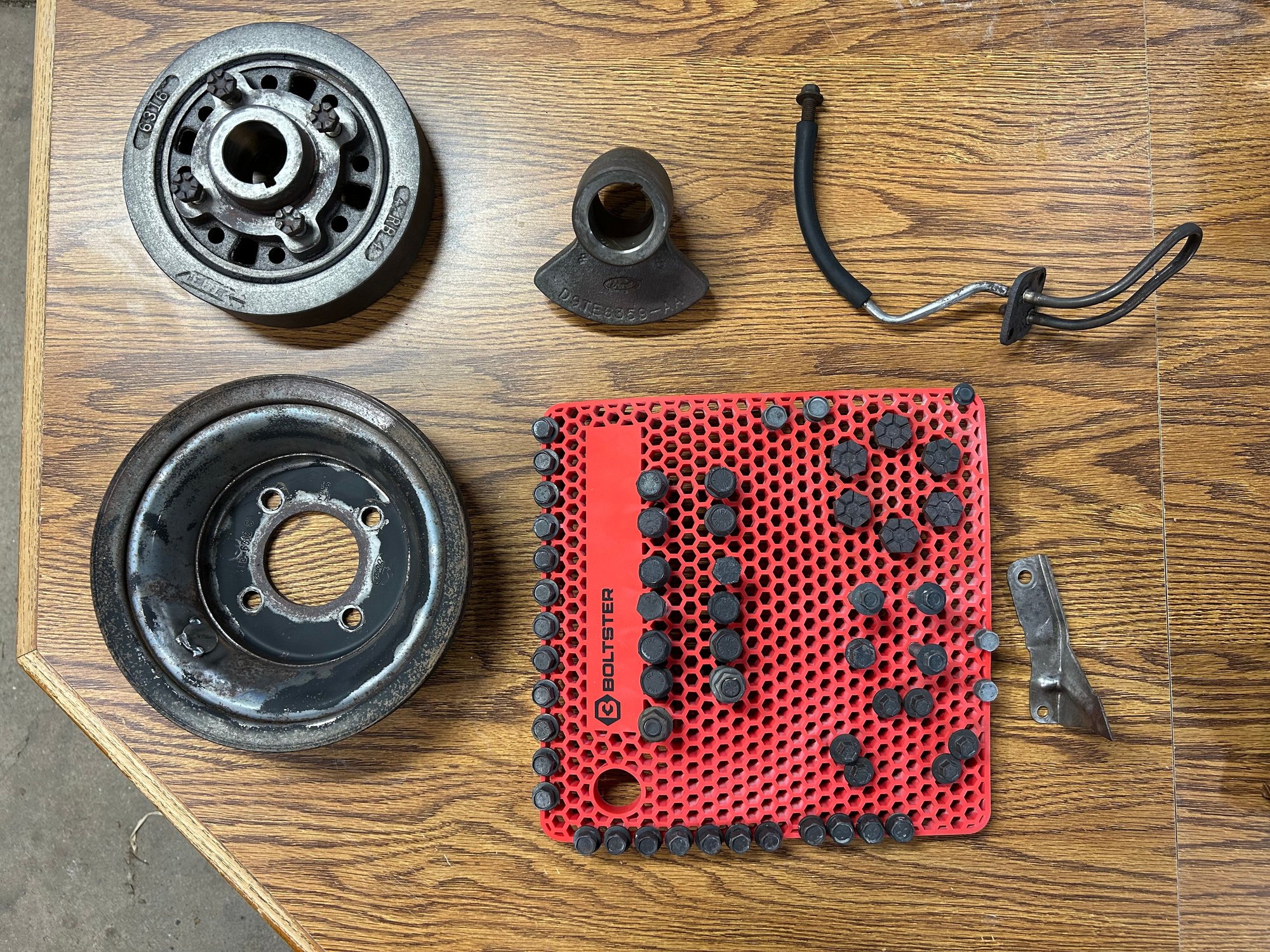 And these were all the parts after a soda blast I was a little bit impressed and also I was hoping for a little better results but like I said this was my first time messing with soda blasting and I�m wondering if I change the pressures if I could get better results. I know what the other stuff I use if I get into higher pressures it won�t flow into the airstream. I�ll still have to play around with the baking soda.