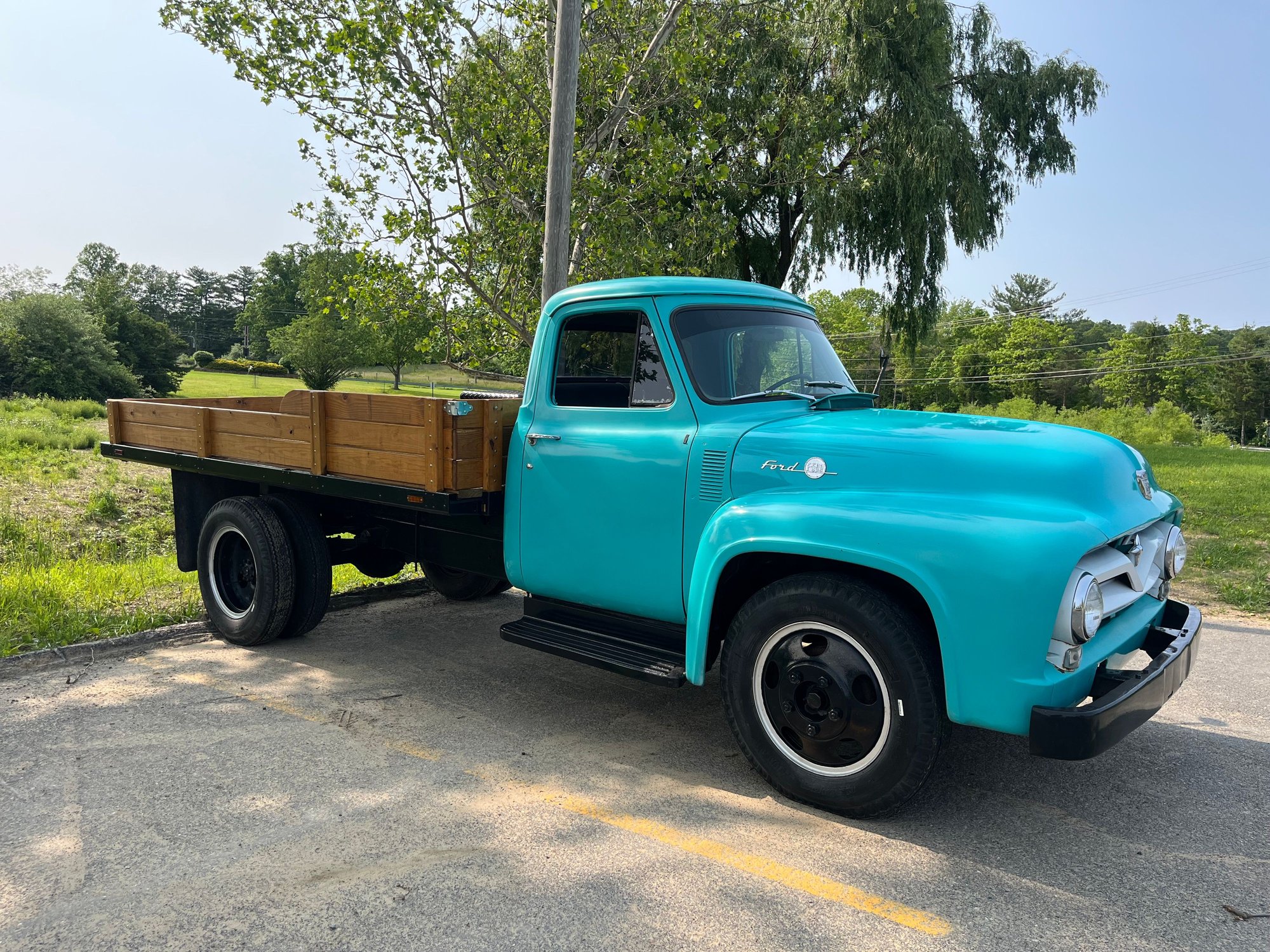 First cruise last summer when I got the fuel situation fixed up. Wooden bedsides done as well