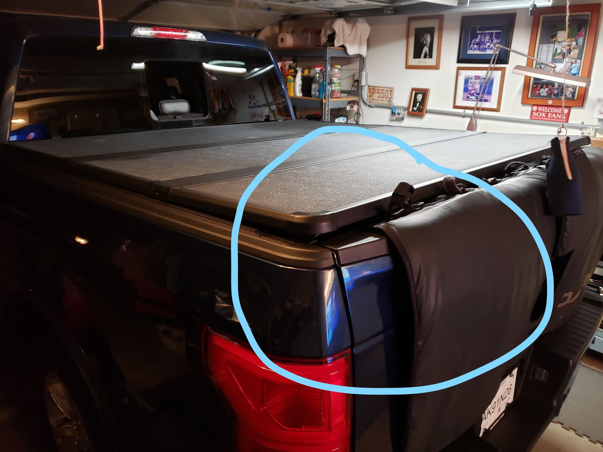 tailgate pad with tonneau cover