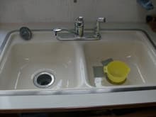Kitchen sink with upgraded faucet (I installed the faucet)