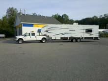 2005 Ford F-350 6.0L Powerstroke Diesel, Reese 16K Fifth Wheel Hitch and Keystone RV Outback Sydney Edition 325FRE