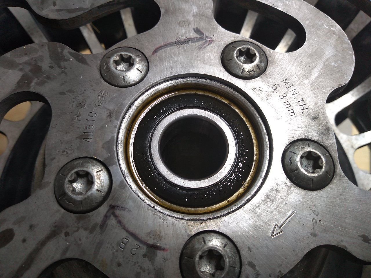 how to remove stuck rear wheel bearing 2012 Ultra (nonABS) Page 3