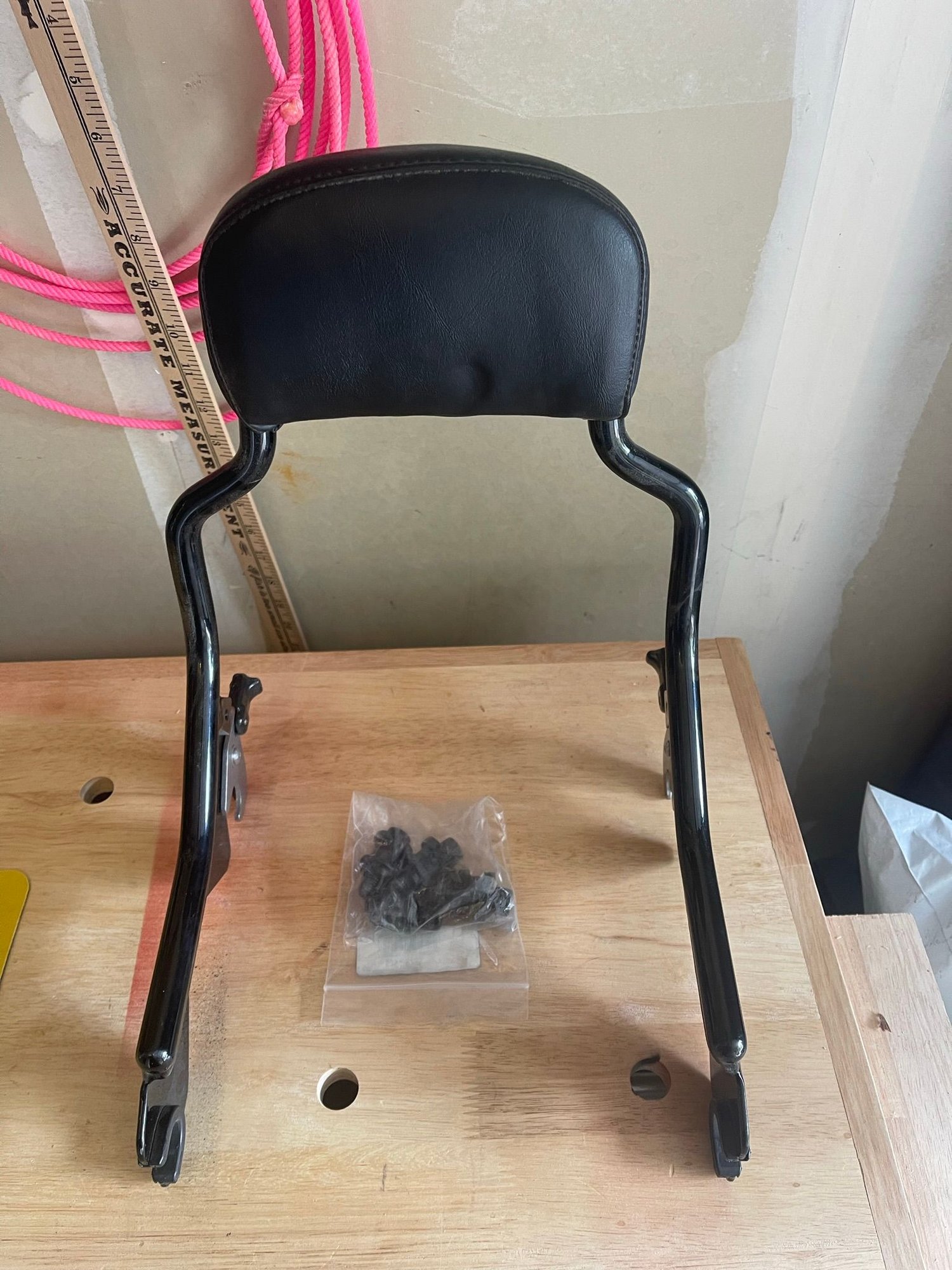 Harley quick disconnect sissy bar, back pad, and hardware Harley