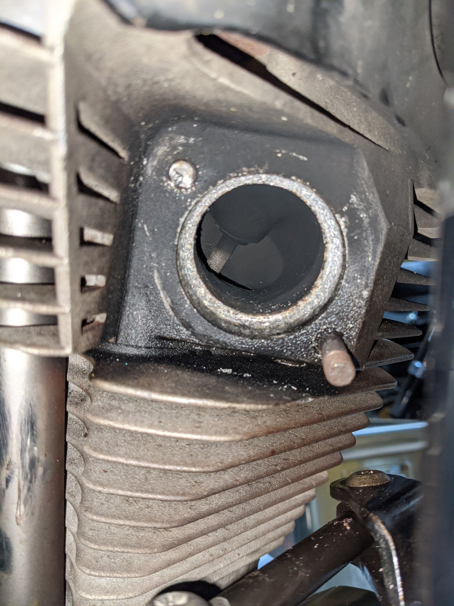 Exhaust leak may of melted port Do I need to replace the head