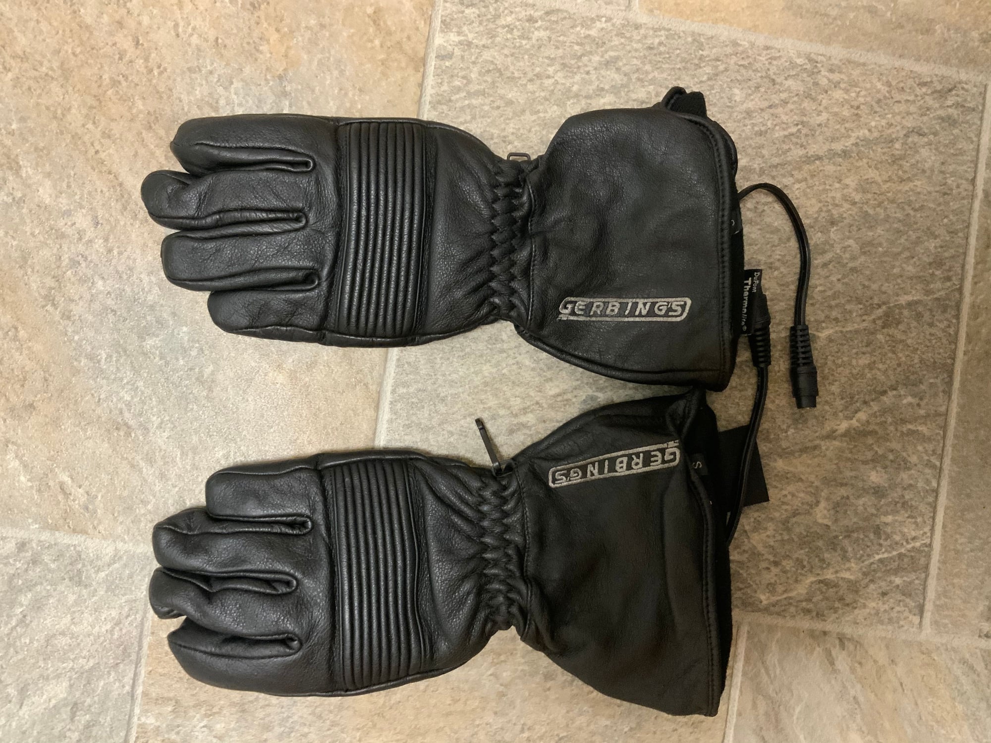ghostrunner gloves