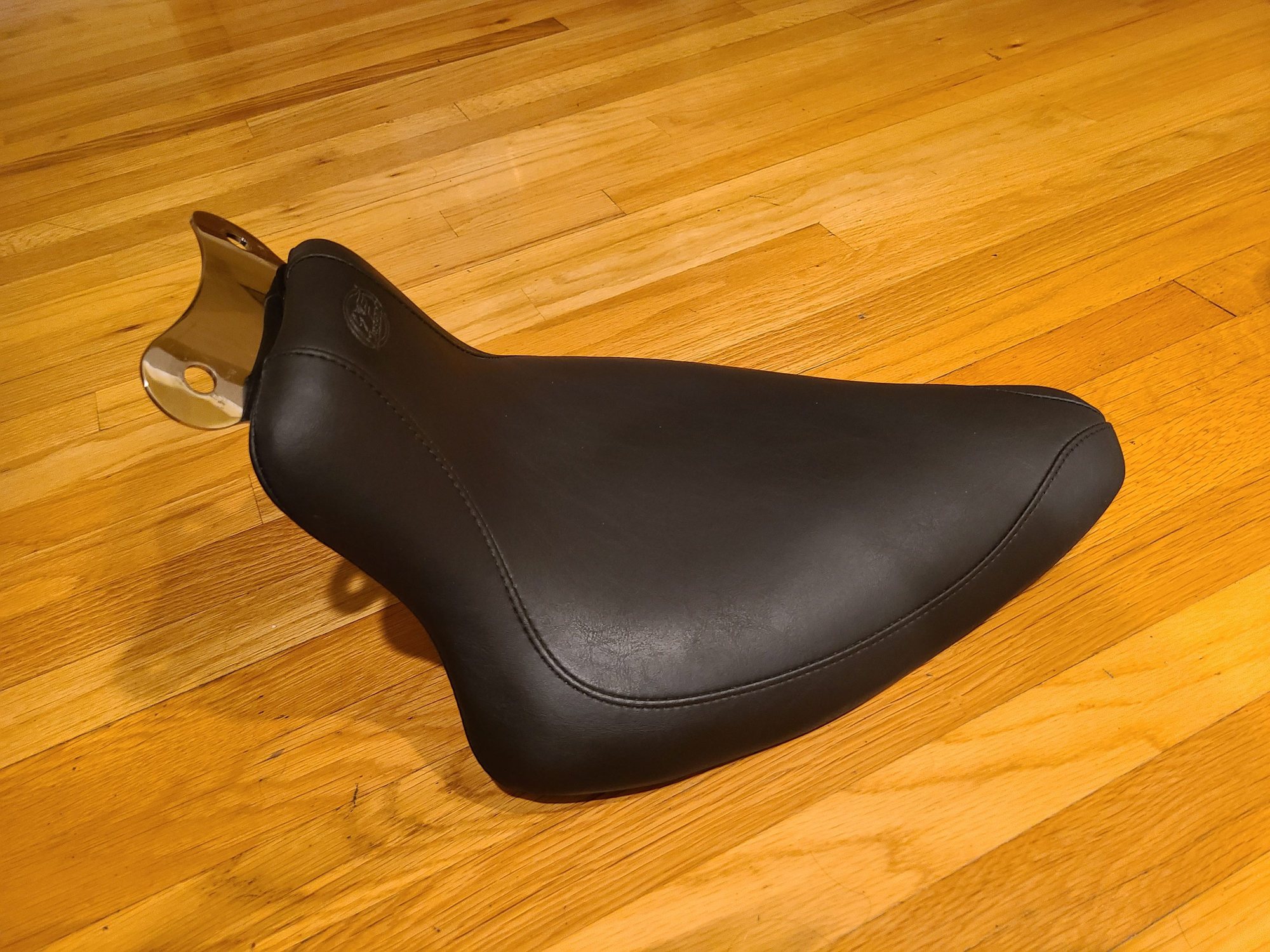 saddlemen seats for harley davidson