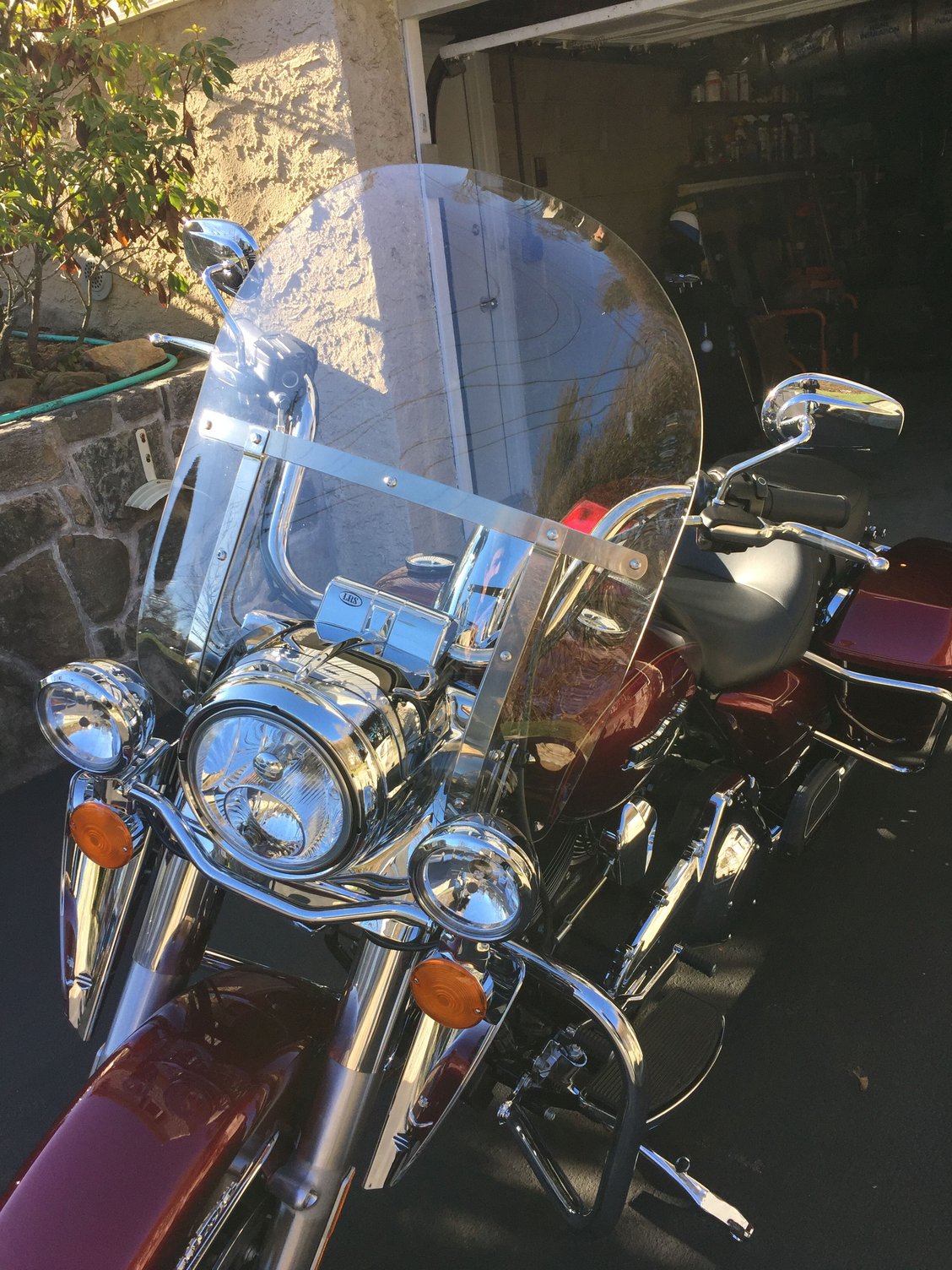 Kuryakyn Lower Triple Tree Wind Deflector for RK Page 2 Harley Davidson Forums