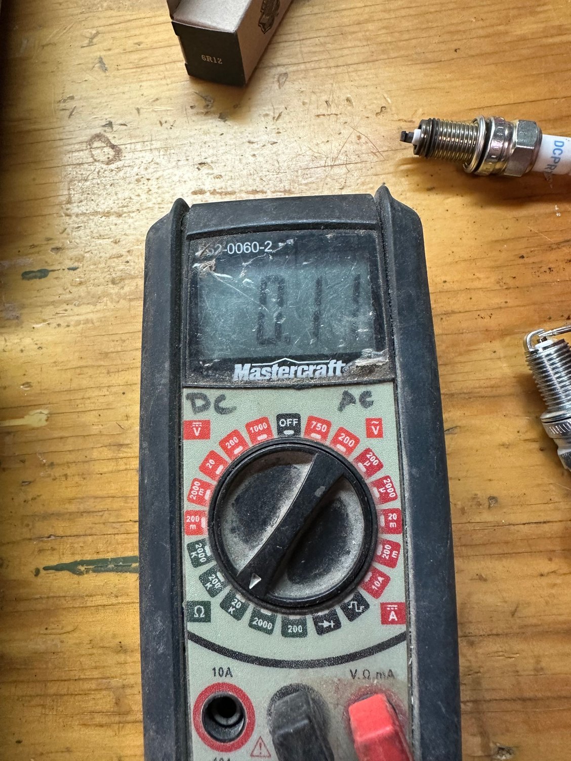 HD 6R12 plug