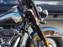 Custom Dynamics White/Amber front run/turn LED's, HD Axle Nut Covers