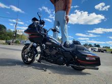 Mowhawk Motors Shirley Massachusetts 
Awesome day for a ride and figured this is a lost destination with lots of memories. Figured this was a good Harley vs Indian shot. 😆
