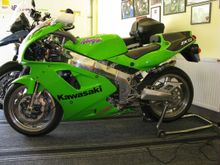 ZX7R