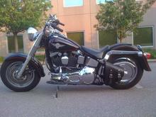 left side w/ Leatherworks swingarm bag