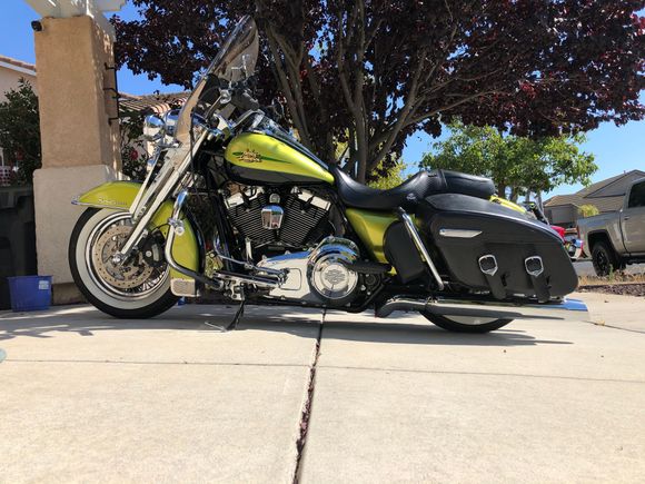 Here’s my 2011 road king pretty much everywhere I go people  Love it. It sure is different people always ask me that stock color never seen it before. But it’s something you got to see in person it changes depending upon the light.
