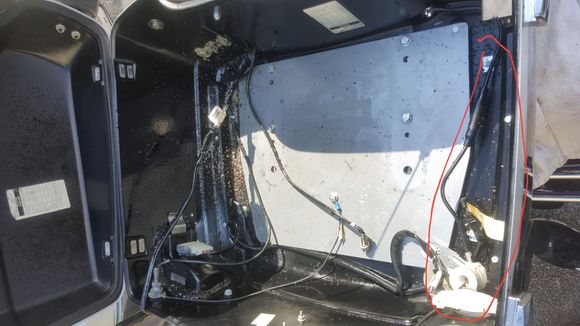The red circle is the cb connection