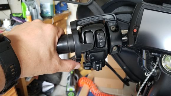 As you can see, your thumb is much closer with the Horn Trigger.   This allows for some quick blasting!