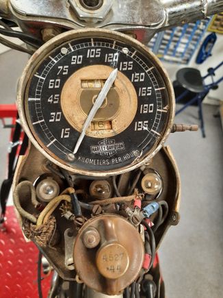 20201017a                                        HD speedometer be4 restoration