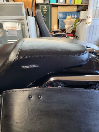 H/D stiching is white as the new fallen snows