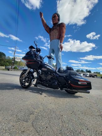 Mowhawk Motors Shirley Massachusetts 
Awesome day for a ride and figured this is a lost destination with lots of memories. Figured this was a good Harley vs Indian shot. 😆
