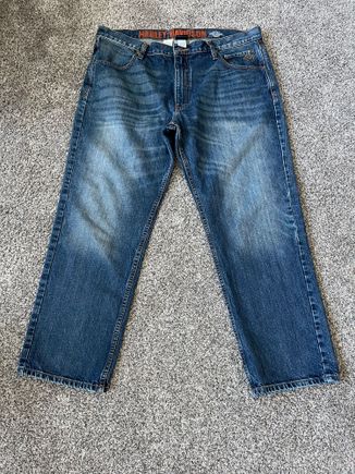 Mens HD jeans…size 40/30…excellent condition no rips, stains etc….smoke/pet free home…$30 shipped 