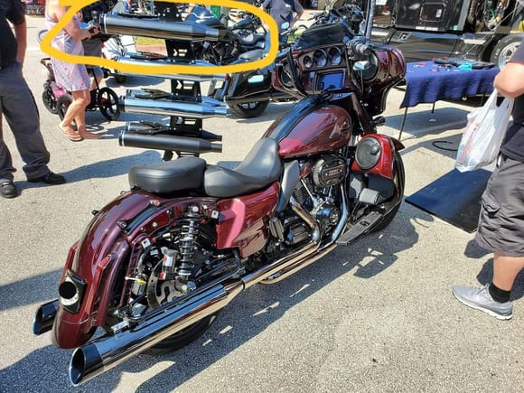 The circled muffler is a perfect match to the 19 cvo heat shields and it’s a 4.5.  The bike in the pic is mine and that full system is the eclipse finish. 