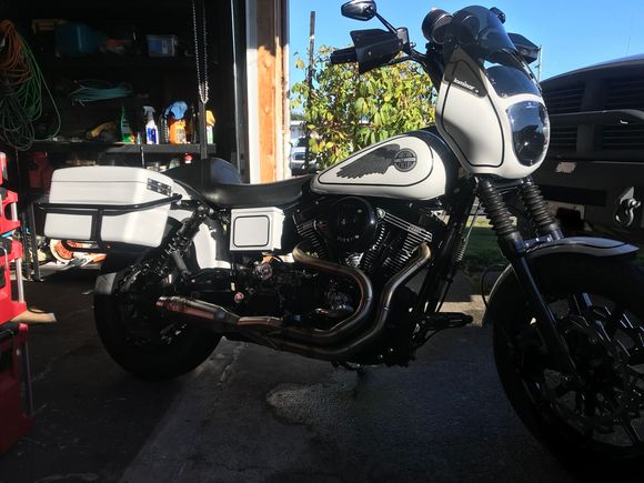 Fxr division bags on my 97 fxd. They pricey but i like them. 