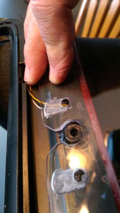 The new washers support the windscreen.