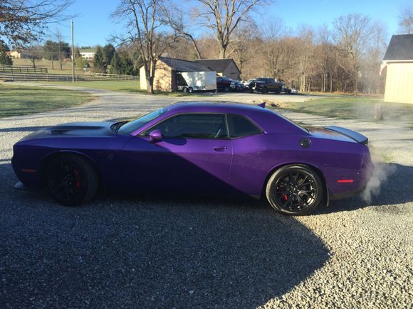Dodge Challenger Hellcat Plum Crazy