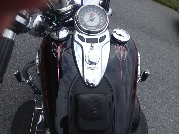 Pinstriping added to top of fuel tank - 2