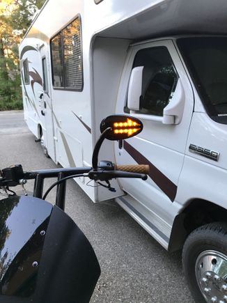 What the running light looks like, it's a piece of crap Chinese amazon score.