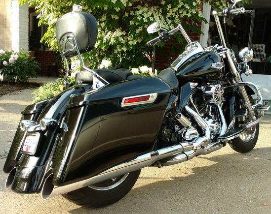 There, that is better, no more pinstripes.  14 cans of ColorRite base coat, clear coat rattle cans later... 