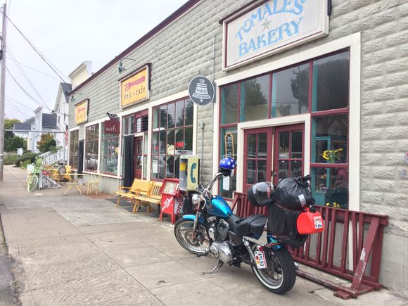 We stubbled upon this town after camping at Dillon beach, enjoyed a good morning brownie (not a special one) and a Mt dew. This was in the middle of nowwhere ( about 1.5hr north of the city).