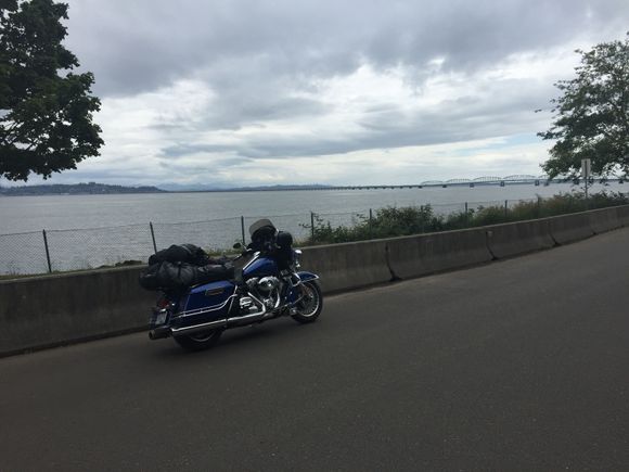 Get out the magnifying glasses and you will be able to see the Astoria bridge. This is very close to the ocean. It is really cool to cross.